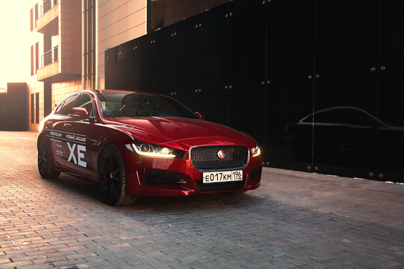 Jaguar XE: тест-драйв с Дмитрием Елизаровым 4
